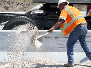 Traffic stalls after 18-wheelers crash